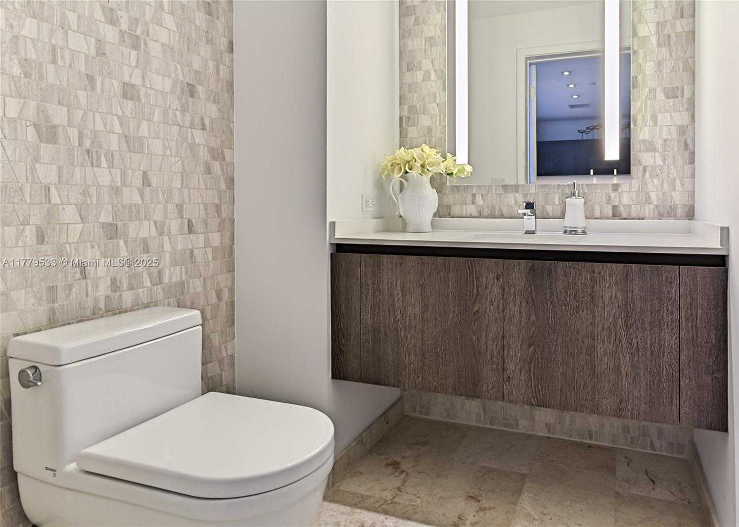 Small Image of 88 SOUTH WEST 7 #1507, Miami Number 25