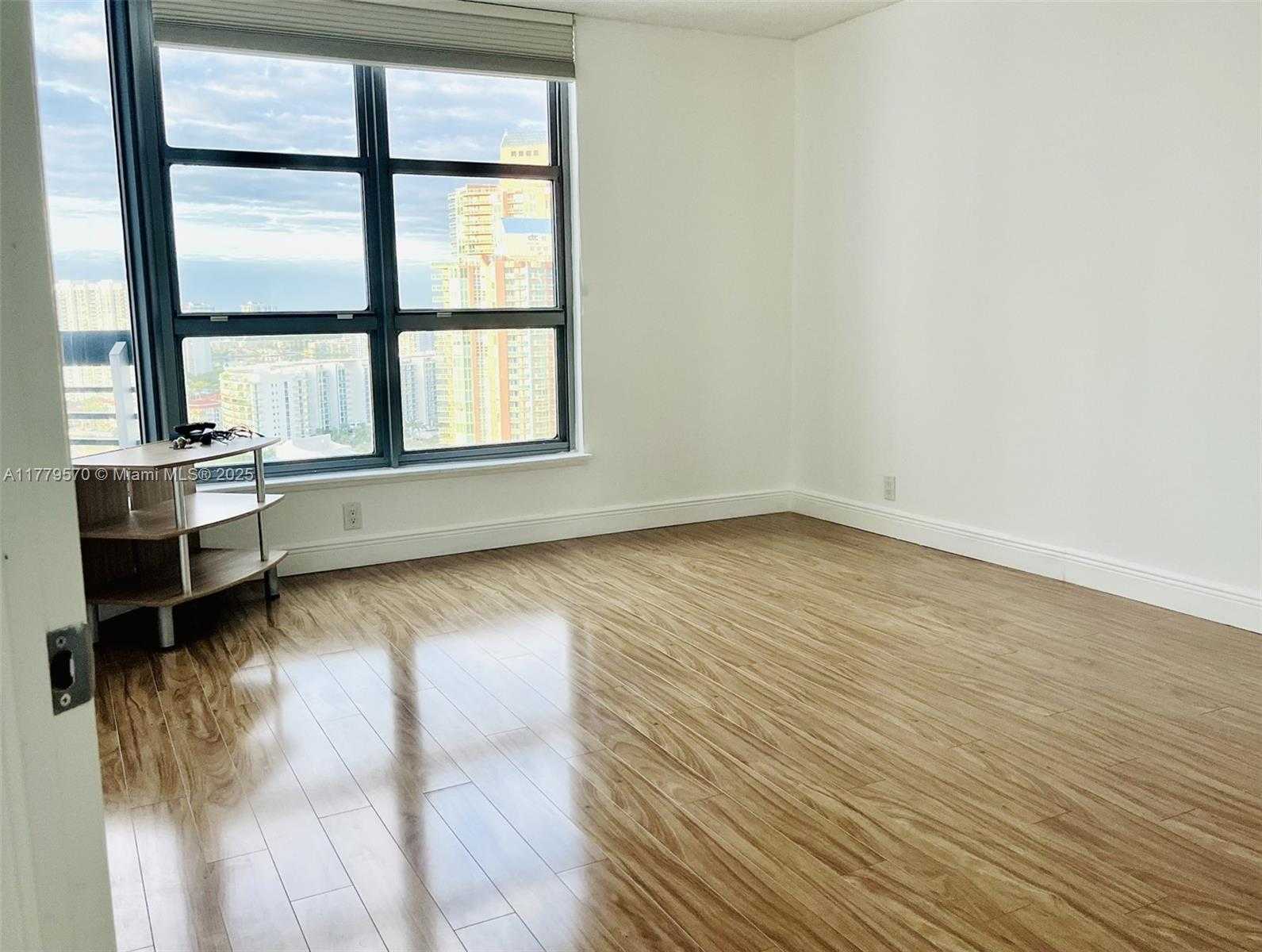 Small Image of 3530 MYSTIC POINTE DR #3004, Aventura Number 10
