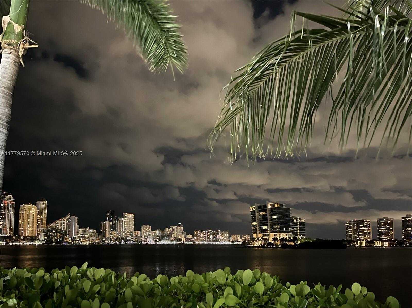 Small Image of 3530 MYSTIC POINTE DR #3004, Aventura Number 27