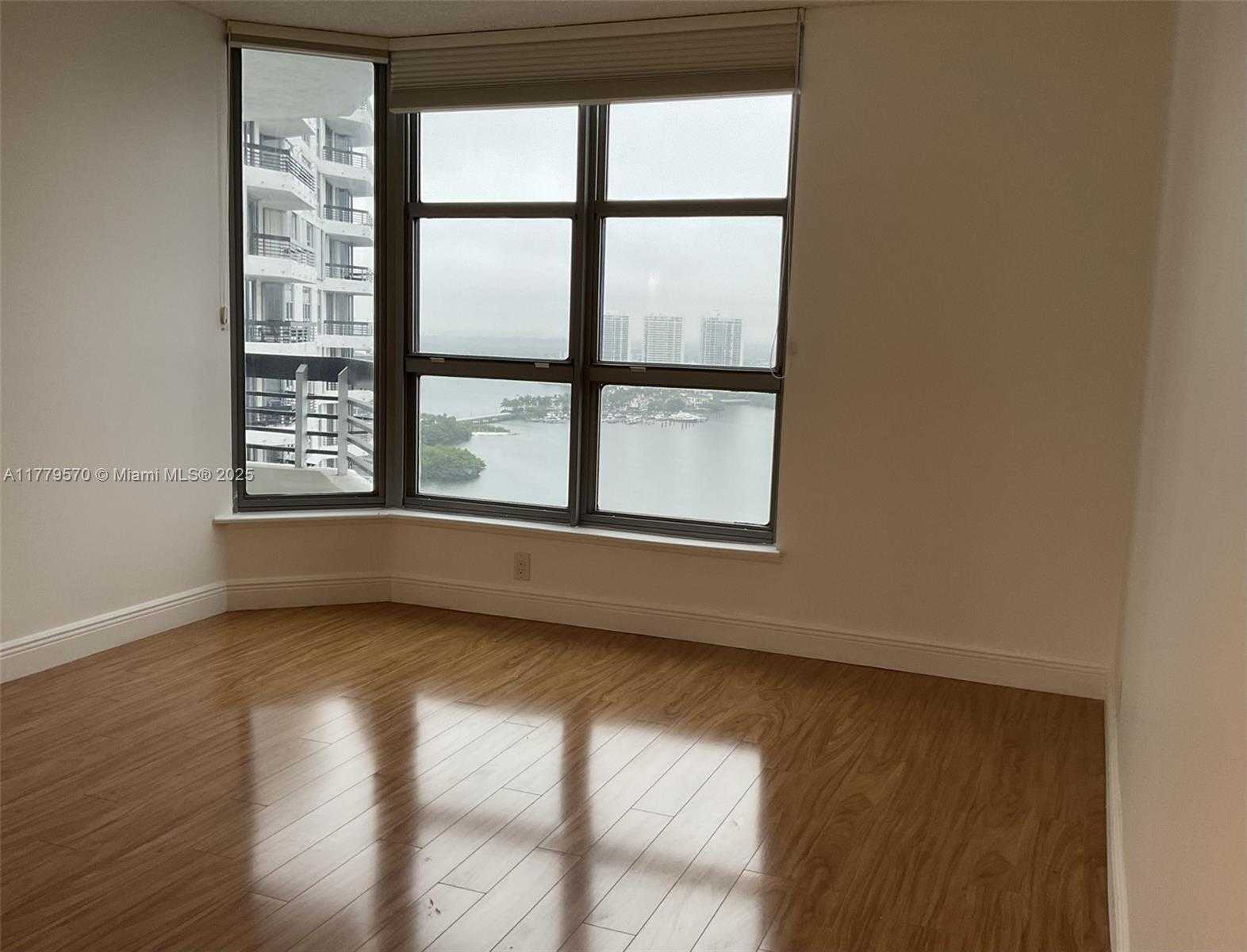 Small Image of 3530 MYSTIC POINTE DR #3004, Aventura Number 6
