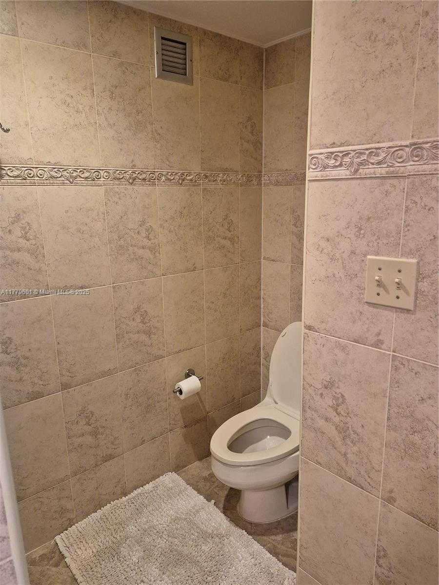 Small Image of 1912 SOUTH OCEAN DR #17C, Hallandale Beach Number 22