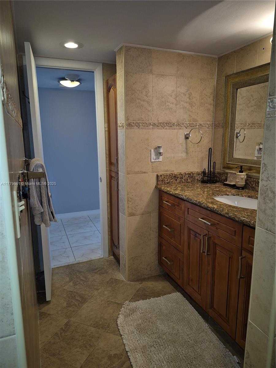 Small Image of 1912 SOUTH OCEAN DR #17C, Hallandale Beach Number 24