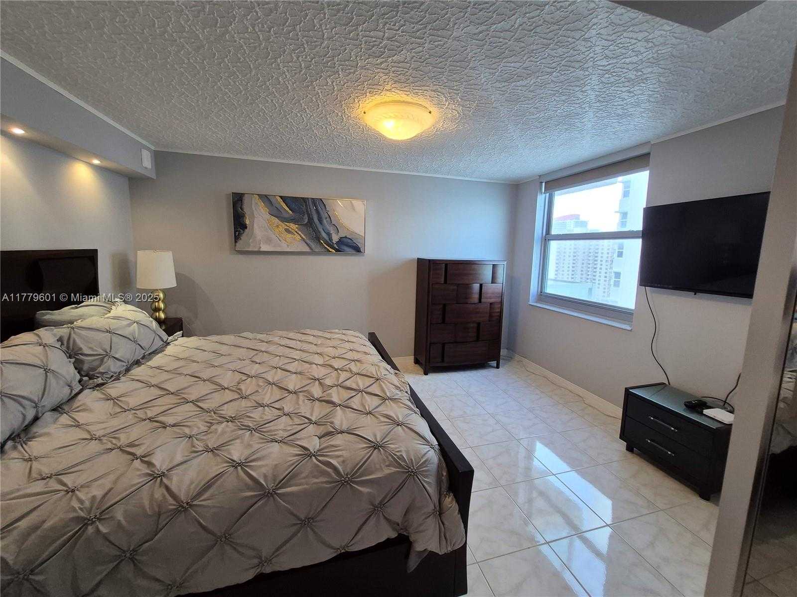 Small Image of 1912 SOUTH OCEAN DR #17C, Hallandale Beach Number 26