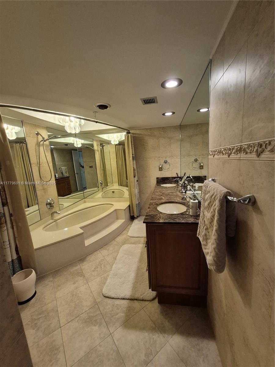 Small Image of 1912 SOUTH OCEAN DR #17C, Hallandale Beach Number 27