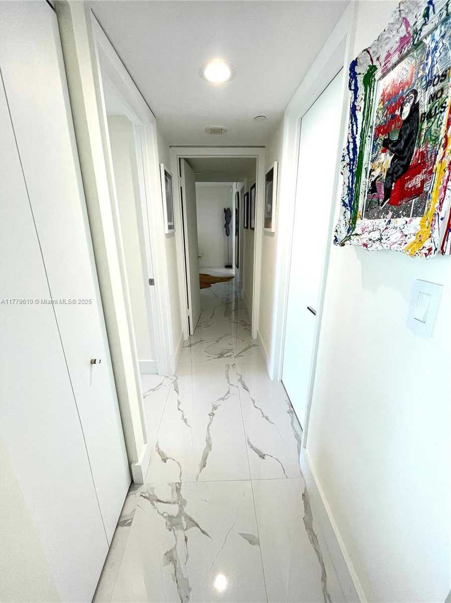 Small Image of 5900 COLLINS AVE #1104, Miami Beach Number 23