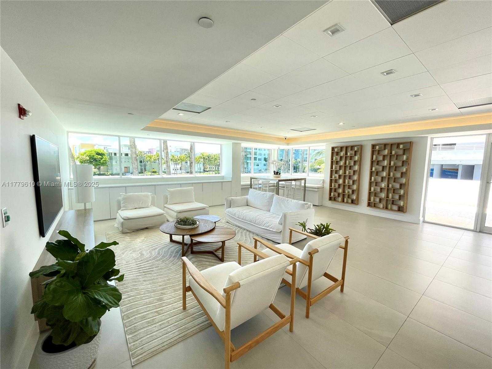 Small Image of 5900 COLLINS AVE #1104, Miami Beach Number 26