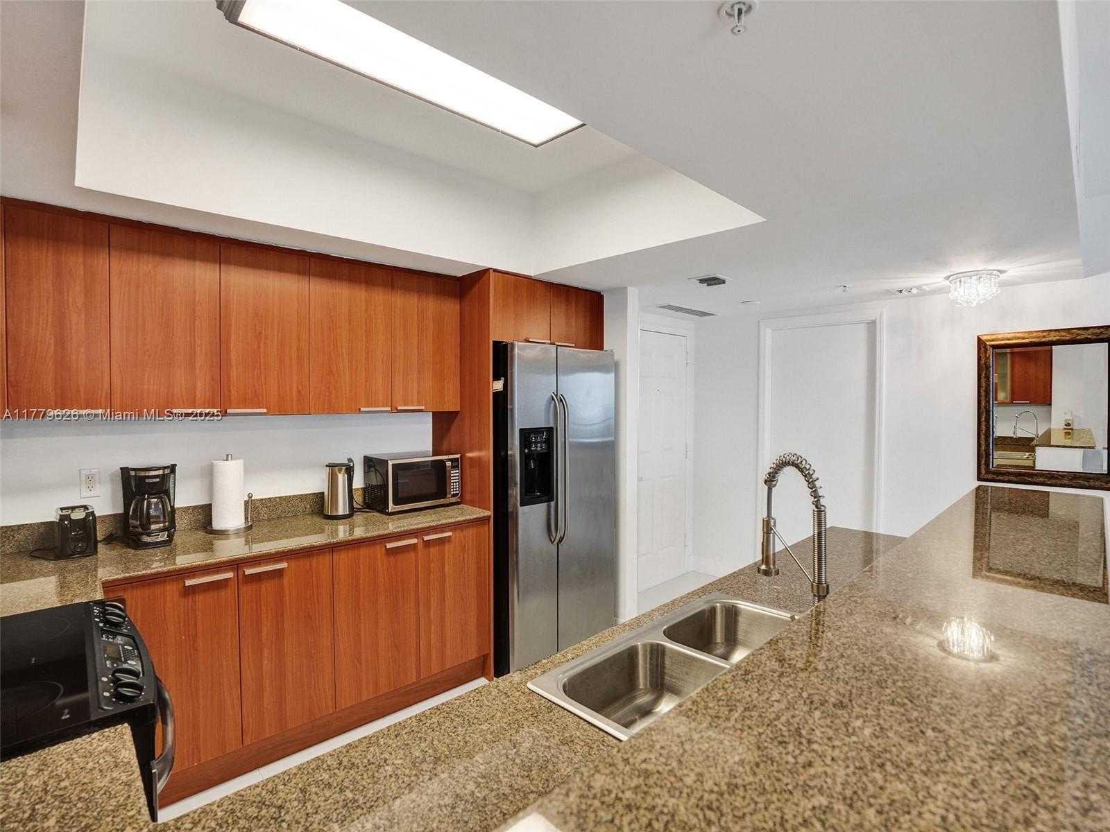 Small Image of 16699 COLLINS AVE #2305, Sunny Isles Beach Number 4