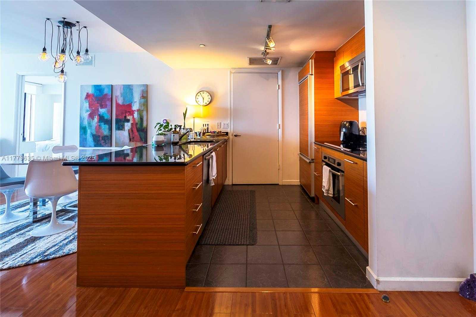 Small Image of 50 Biscayne Blvd, Miami, FL 33132, USA Number 10