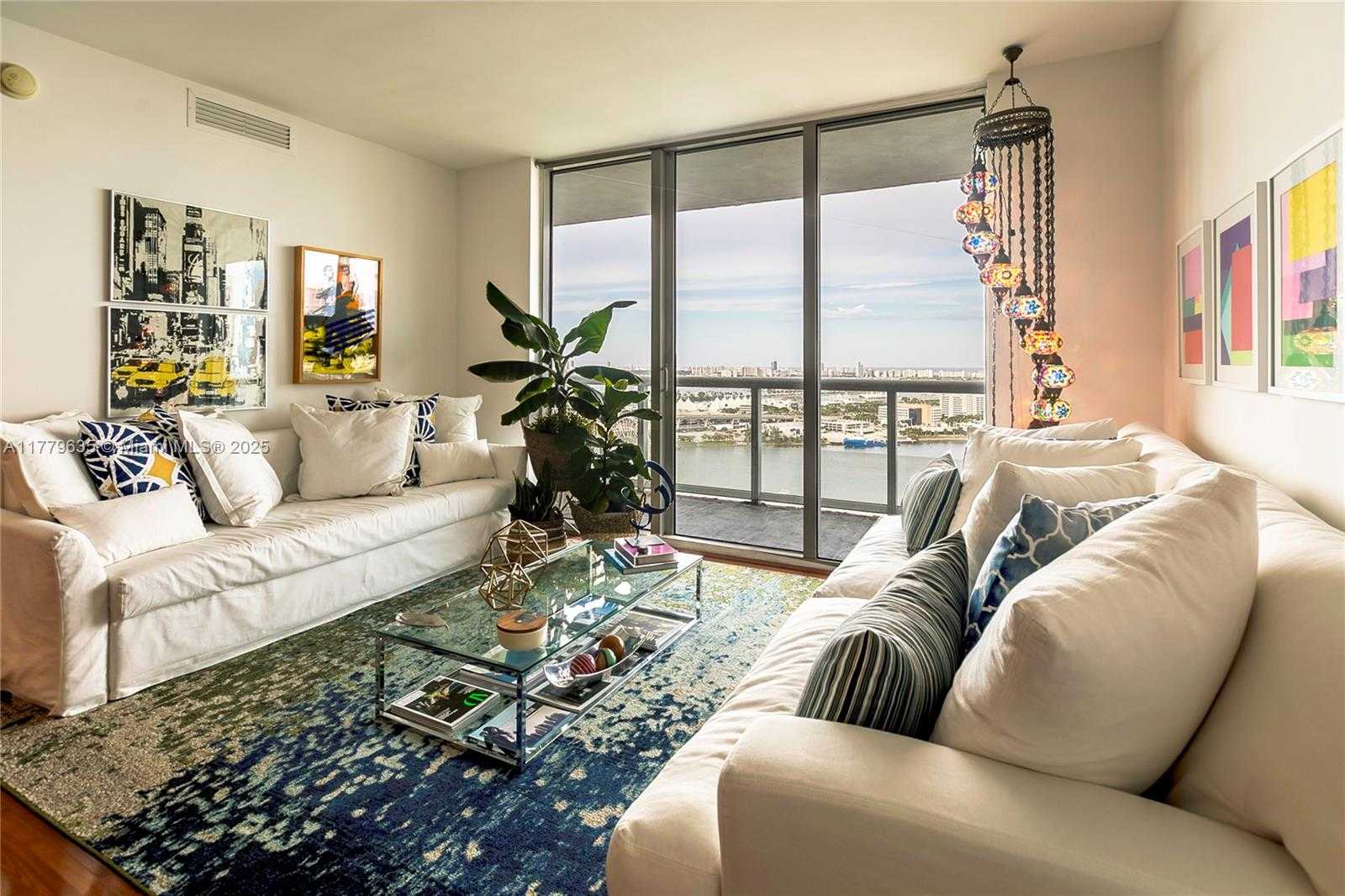 Small Image of 50 Biscayne Blvd, Miami, FL 33132, USA Number 13