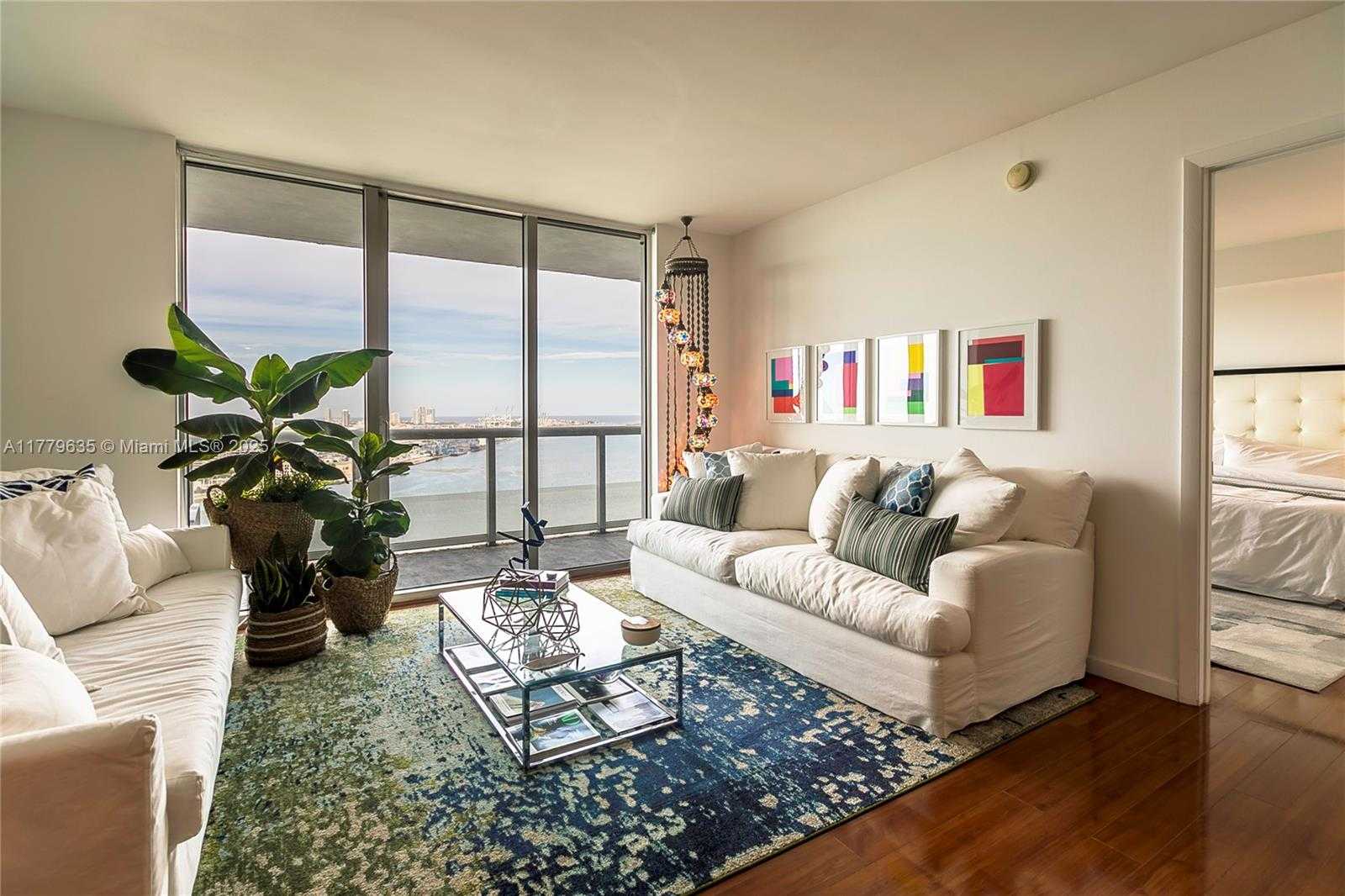 Small Image of 50 Biscayne Blvd, Miami, FL 33132, USA Number 14