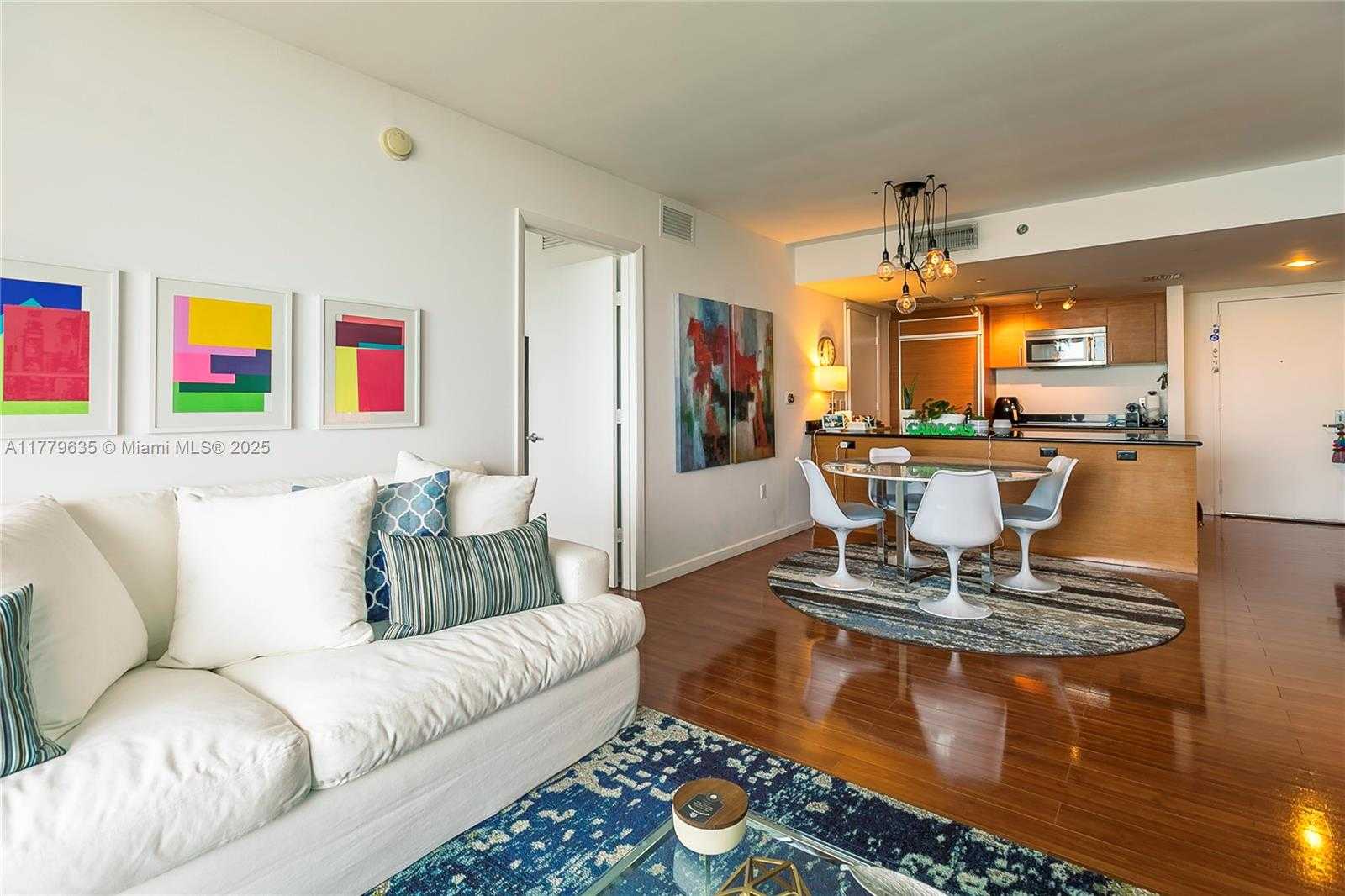 Small Image of 50 Biscayne Blvd, Miami, FL 33132, USA Number 16