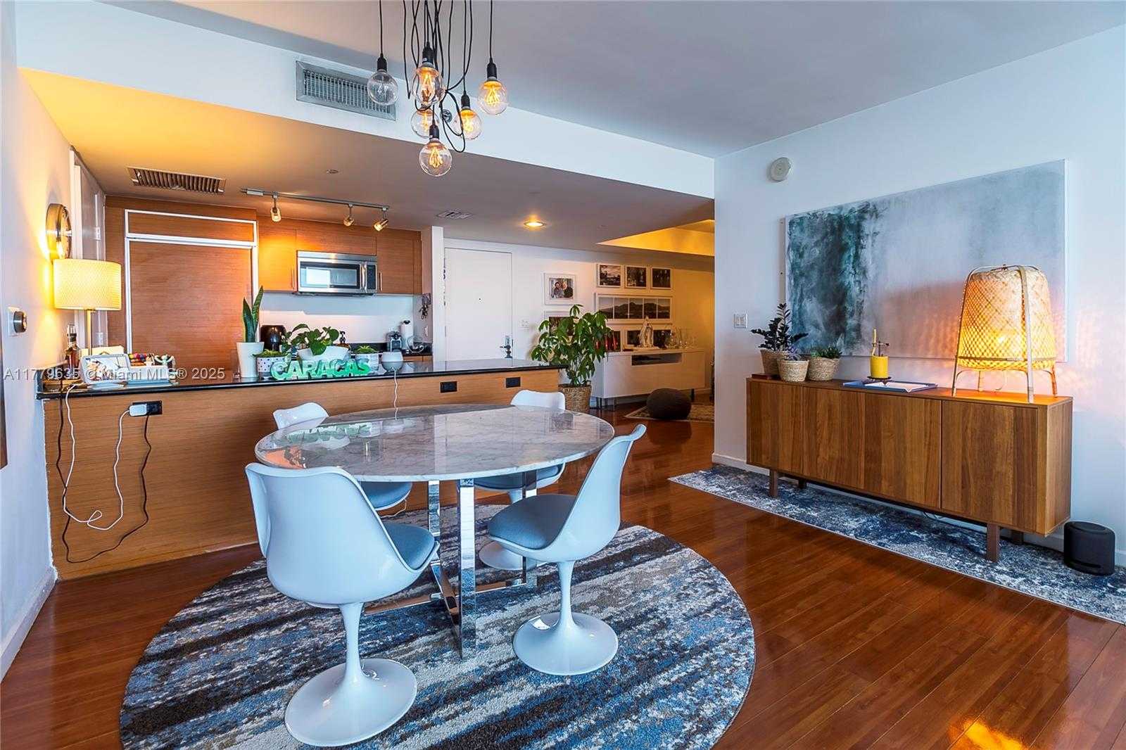 Small Image of 50 Biscayne Blvd, Miami, FL 33132, USA Number 17