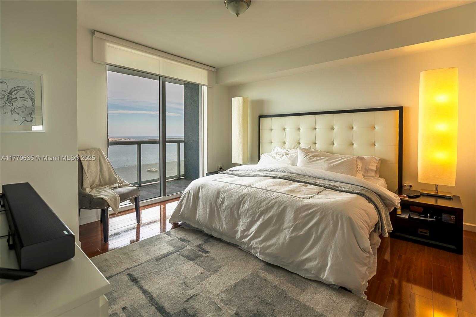 Small Image of 50 Biscayne Blvd, Miami, FL 33132, USA Number 18