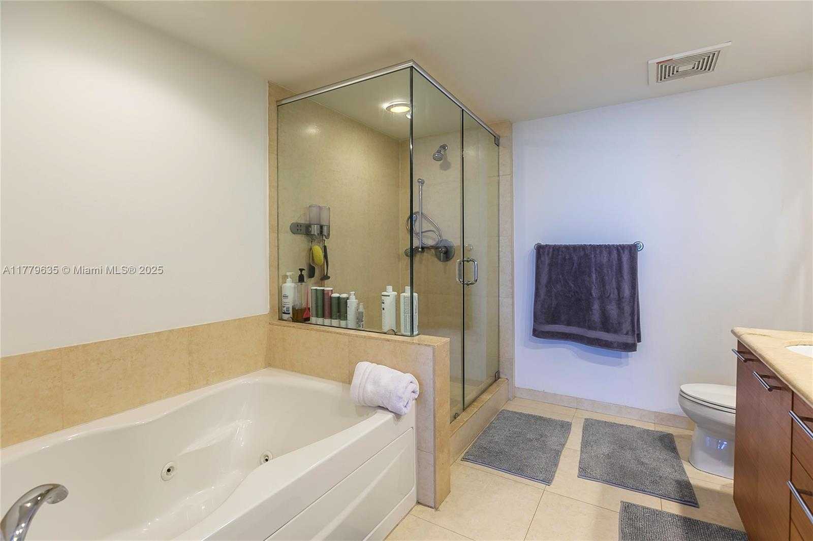 Small Image of 50 Biscayne Blvd, Miami, FL 33132, USA Number 22