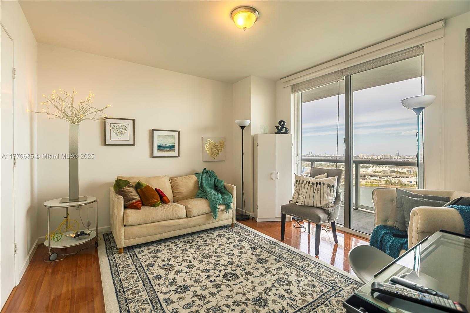Small Image of 50 Biscayne Blvd, Miami, FL 33132, USA Number 27