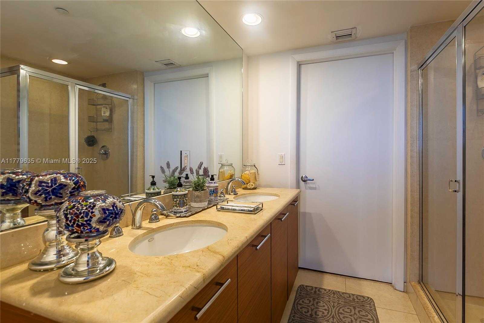 Small Image of 50 Biscayne Blvd, Miami, FL 33132, USA Number 29