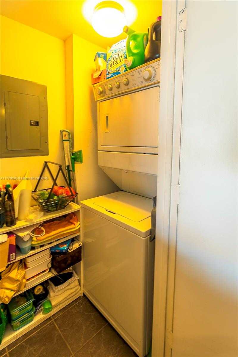 Small Image of 50 Biscayne Blvd, Miami, FL 33132, USA Number 32