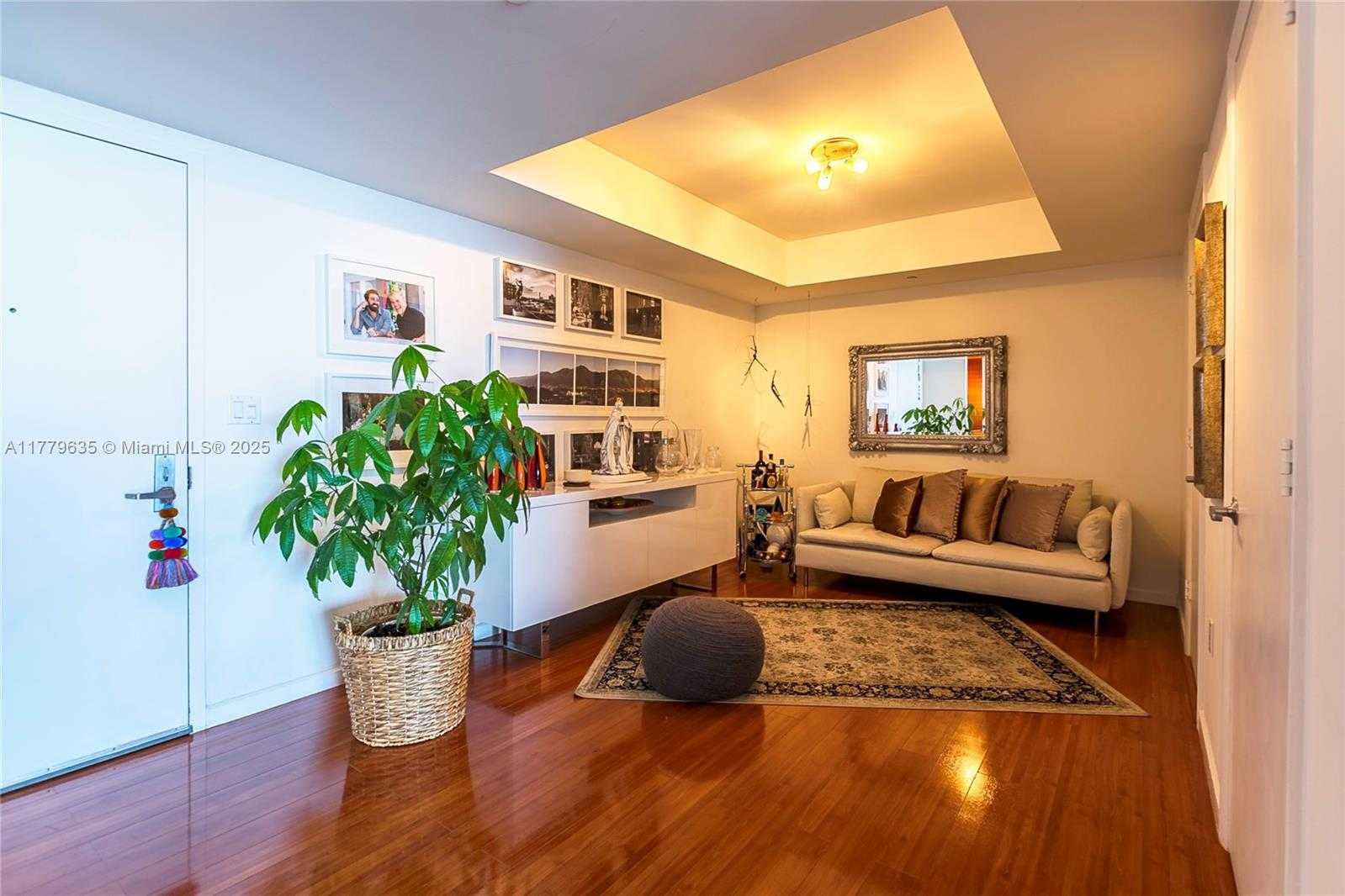 Small Image of 50 Biscayne Blvd, Miami, FL 33132, USA Number 5