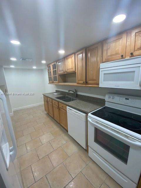 Small Image of 18061 BISCAYNE BLVD #PH02-2, Aventura Number 11
