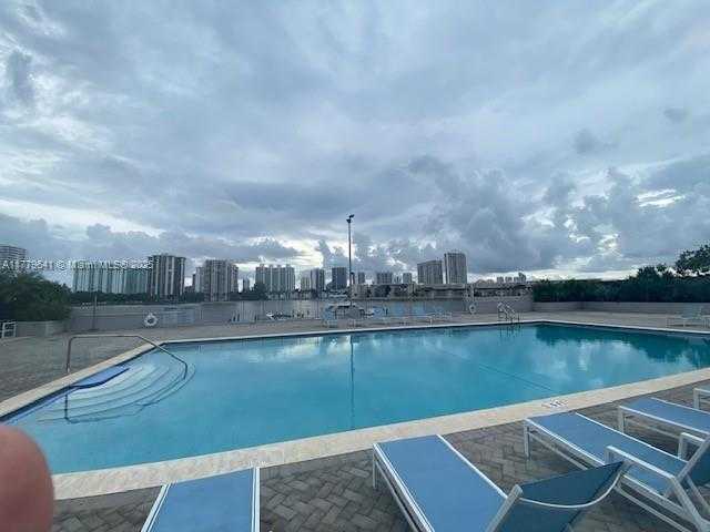 Small Image of 18061 BISCAYNE BLVD #PH02-2, Aventura Number 12