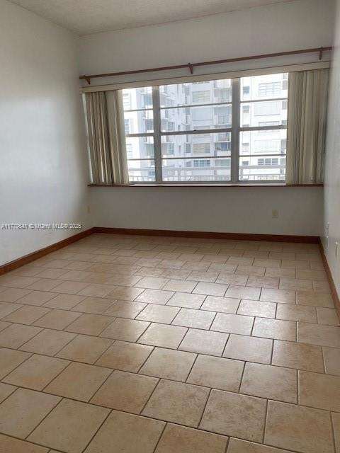 Small Image of 18061 BISCAYNE BLVD #PH02-2, Aventura Number 5