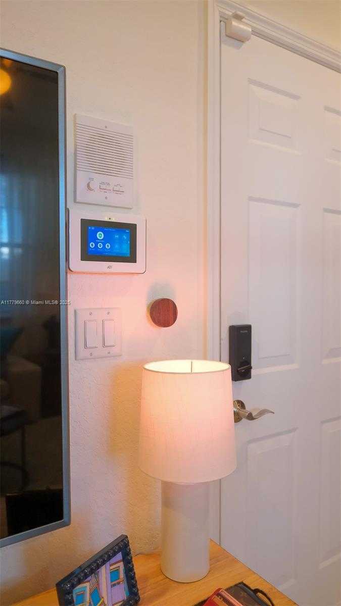 Small Image of 104 HARBORS WAY #104, Boynton Beach Number 10