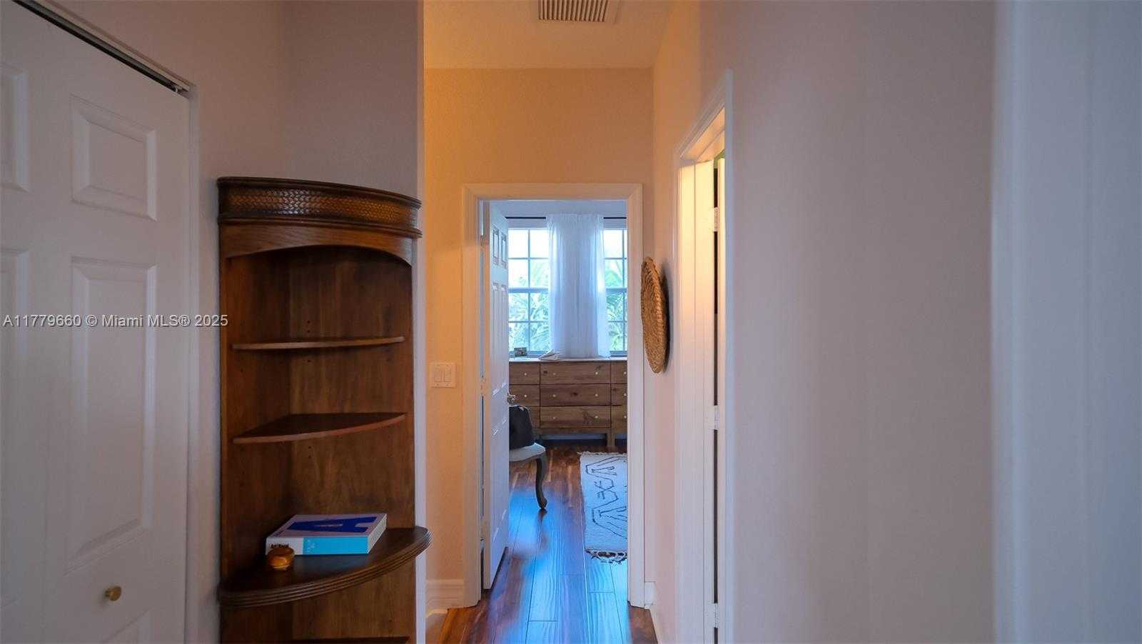 Small Image of 104 HARBORS WAY #104, Boynton Beach Number 33