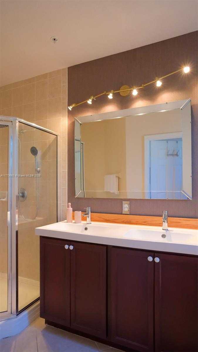Small Image of 104 HARBORS WAY #104, Boynton Beach Number 36