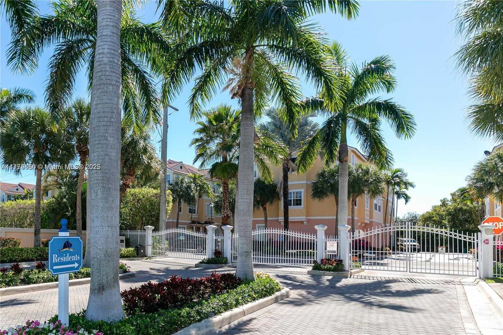 Small Image of 104 HARBORS WAY #104, Boynton Beach Number 4