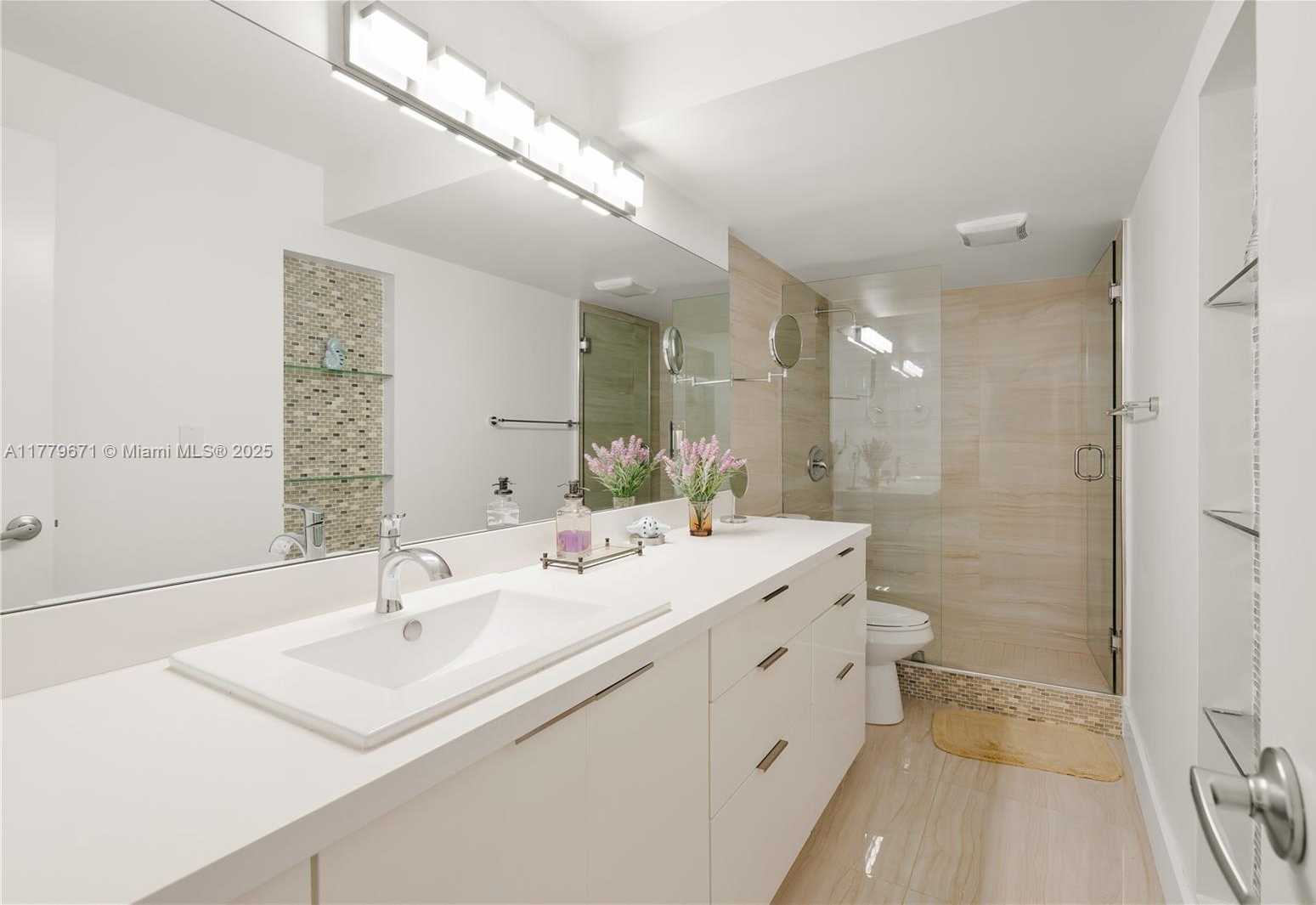 Small Image of 10275 COLLINS AV #611, Bal Harbour Number 19