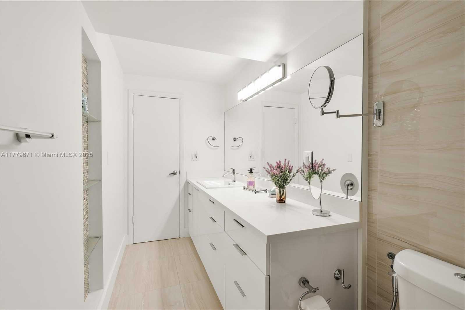 Small Image of 10275 COLLINS AV #611, Bal Harbour Number 20