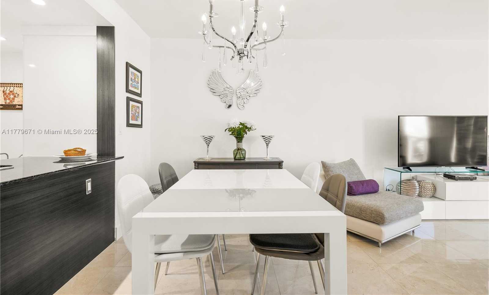 Small Image of 10275 COLLINS AV #611, Bal Harbour Number 9
