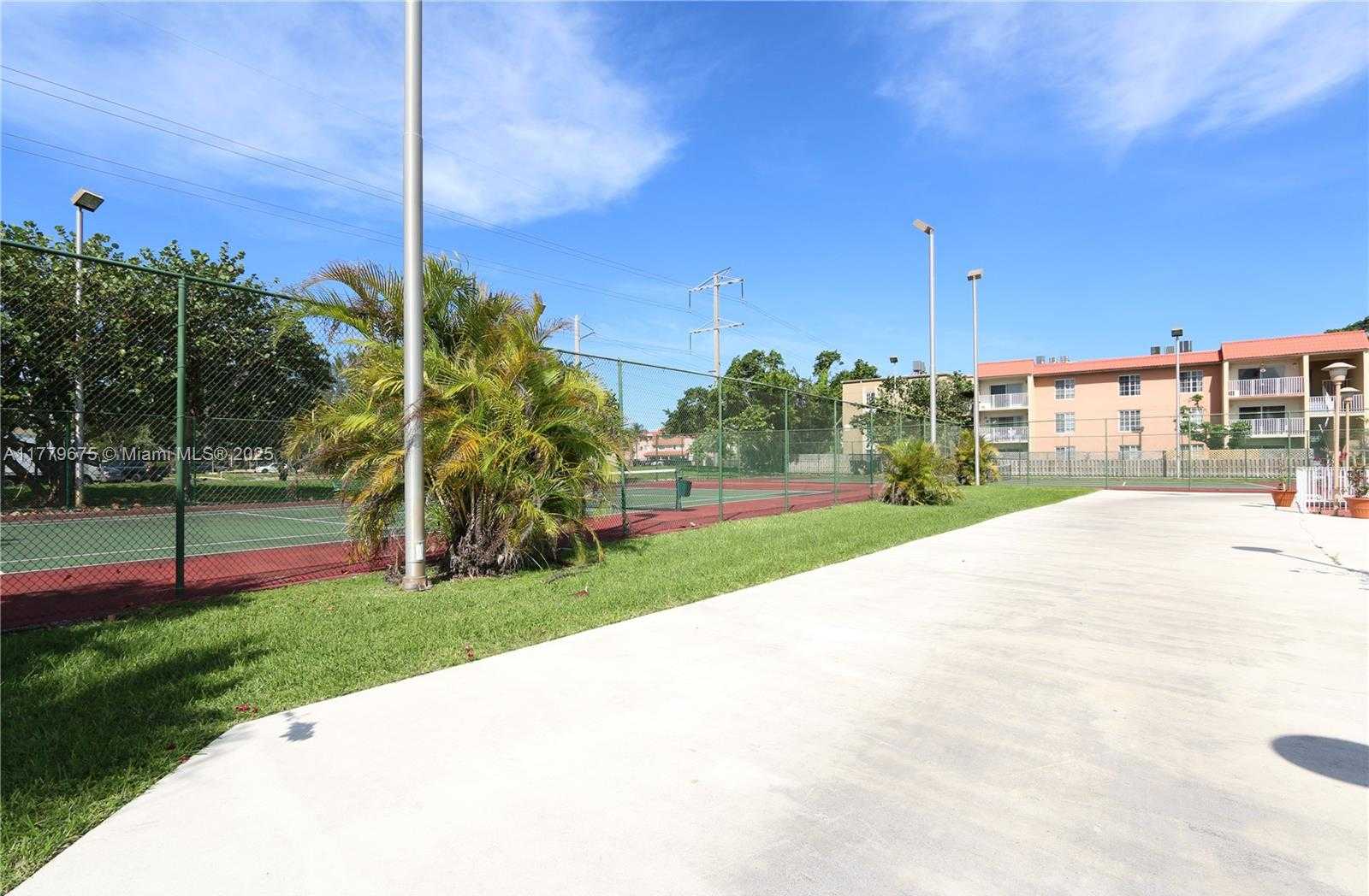 Small Image of 4810 NORTH WEST 79TH AVE #306, Doral Number 15