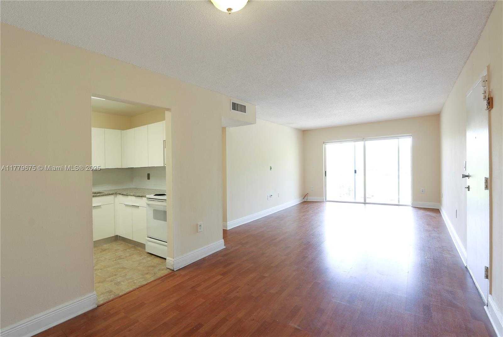 Small Image of 4810 NORTH WEST 79TH AVE #306, Doral Number 3