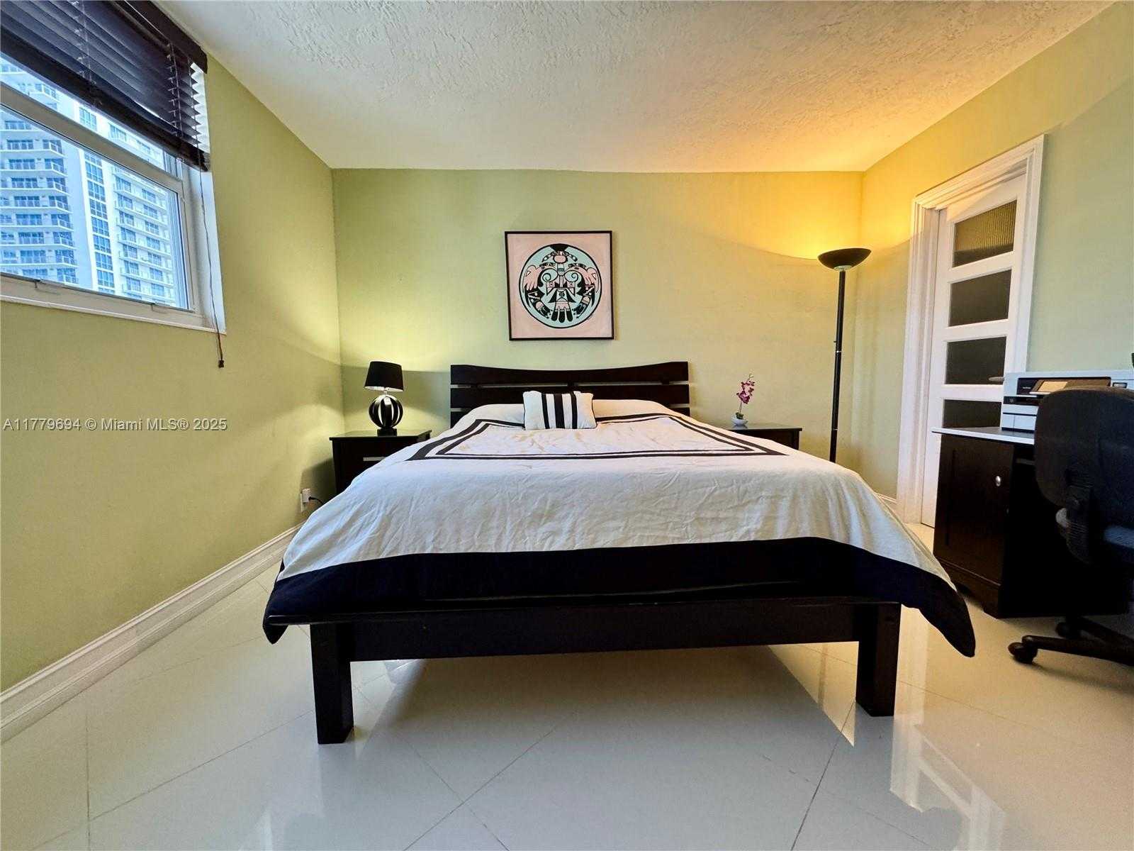 Small Image of 3000 SOUTH OCEAN DR #1422, Hollywood Number 17