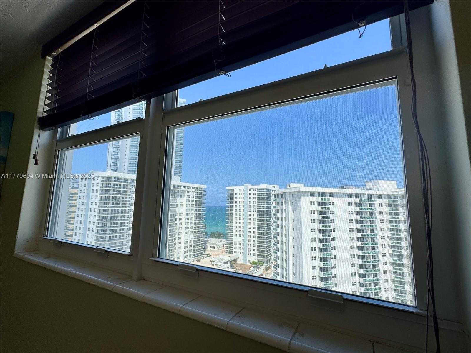 Small Image of 3000 SOUTH OCEAN DR #1422, Hollywood Number 18