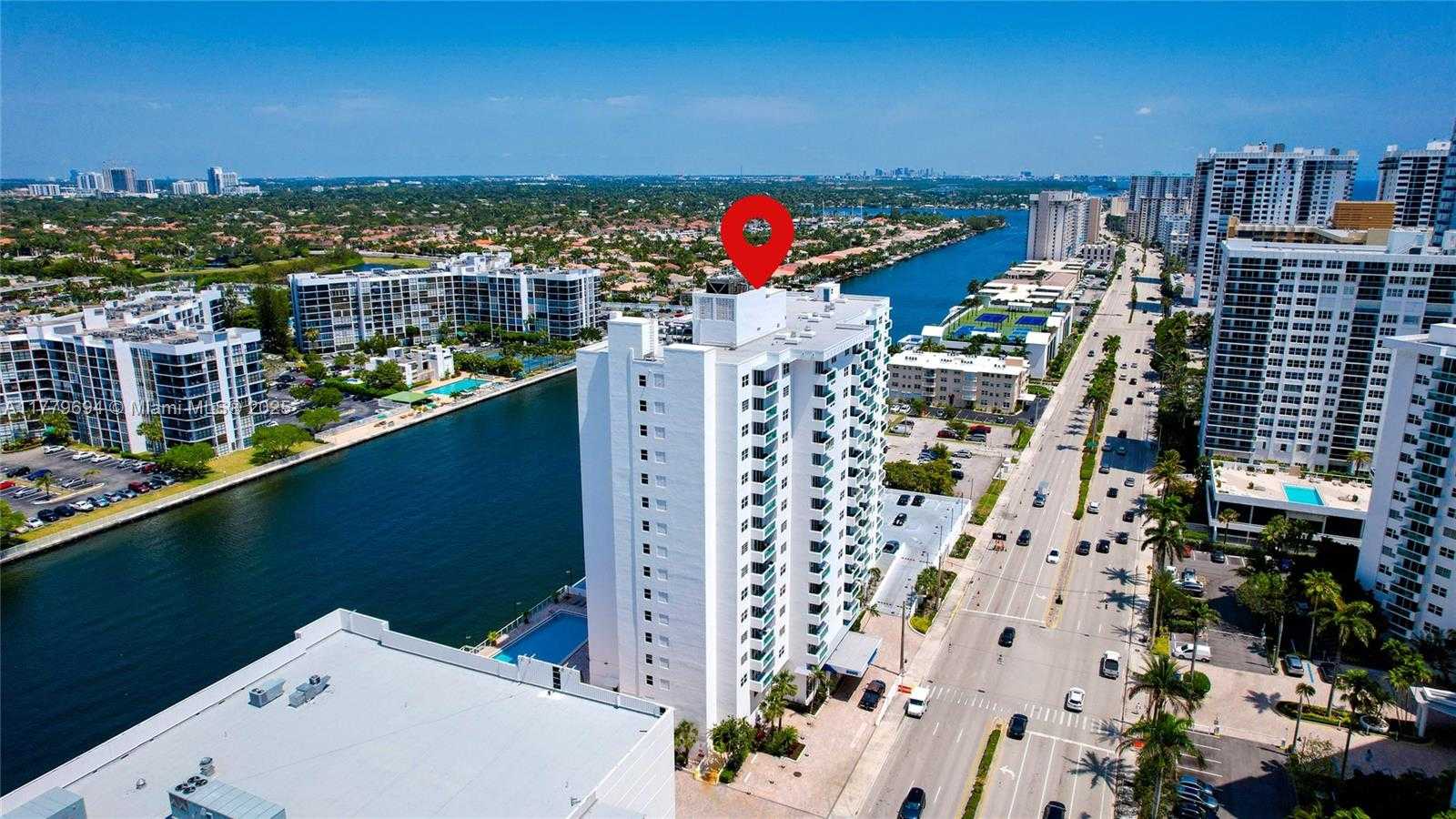 Small Image of 3000 SOUTH OCEAN DR #1422, Hollywood Number 2