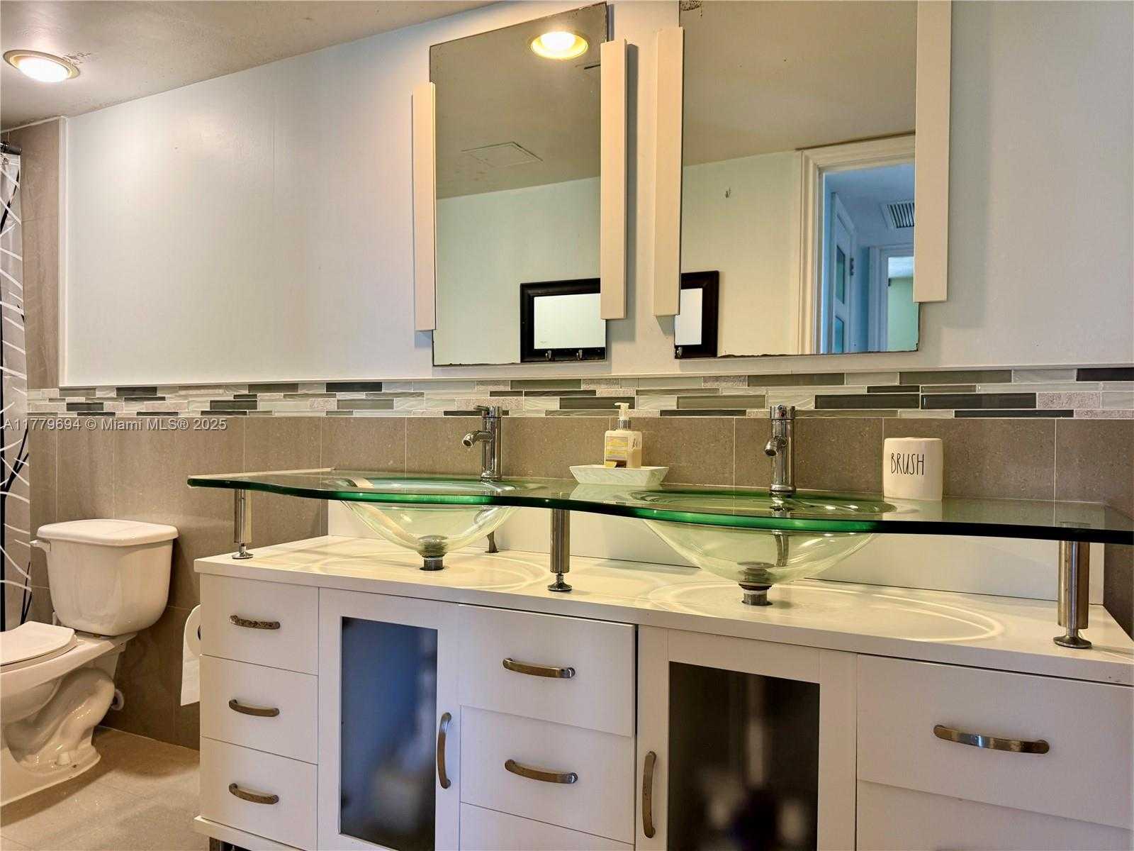 Small Image of 3000 SOUTH OCEAN DR #1422, Hollywood Number 21