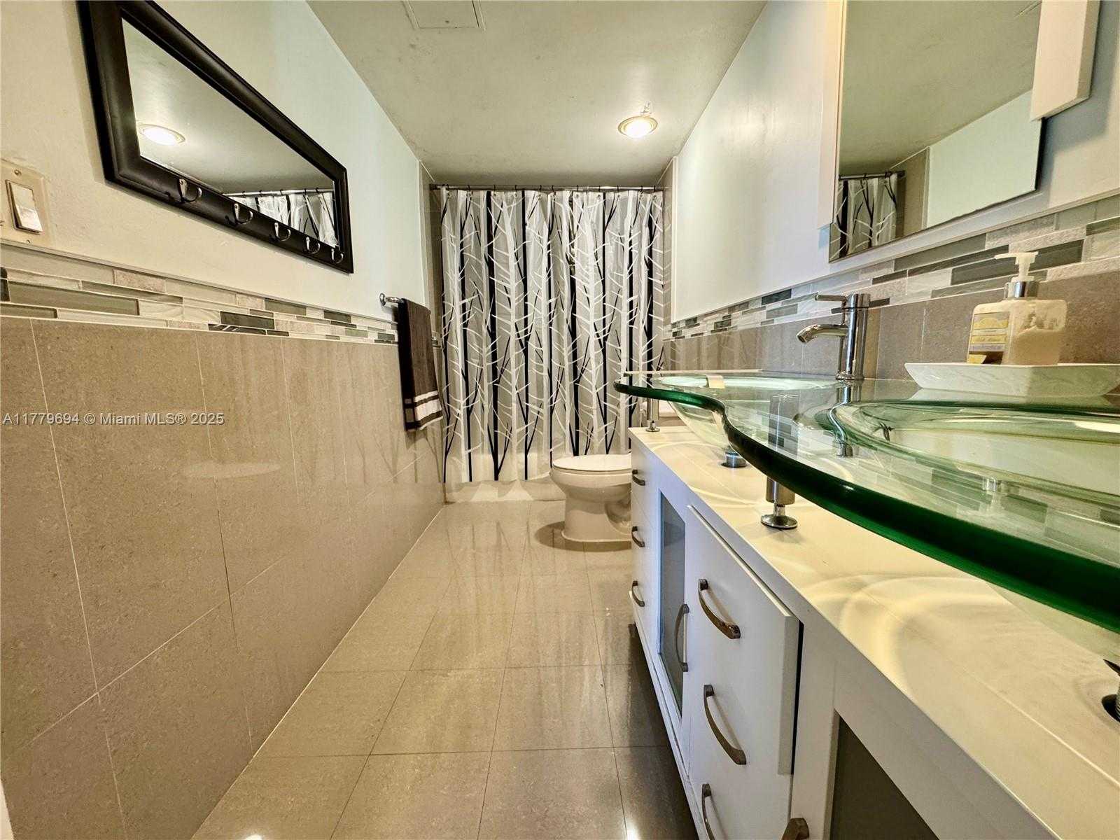 Small Image of 3000 SOUTH OCEAN DR #1422, Hollywood Number 22