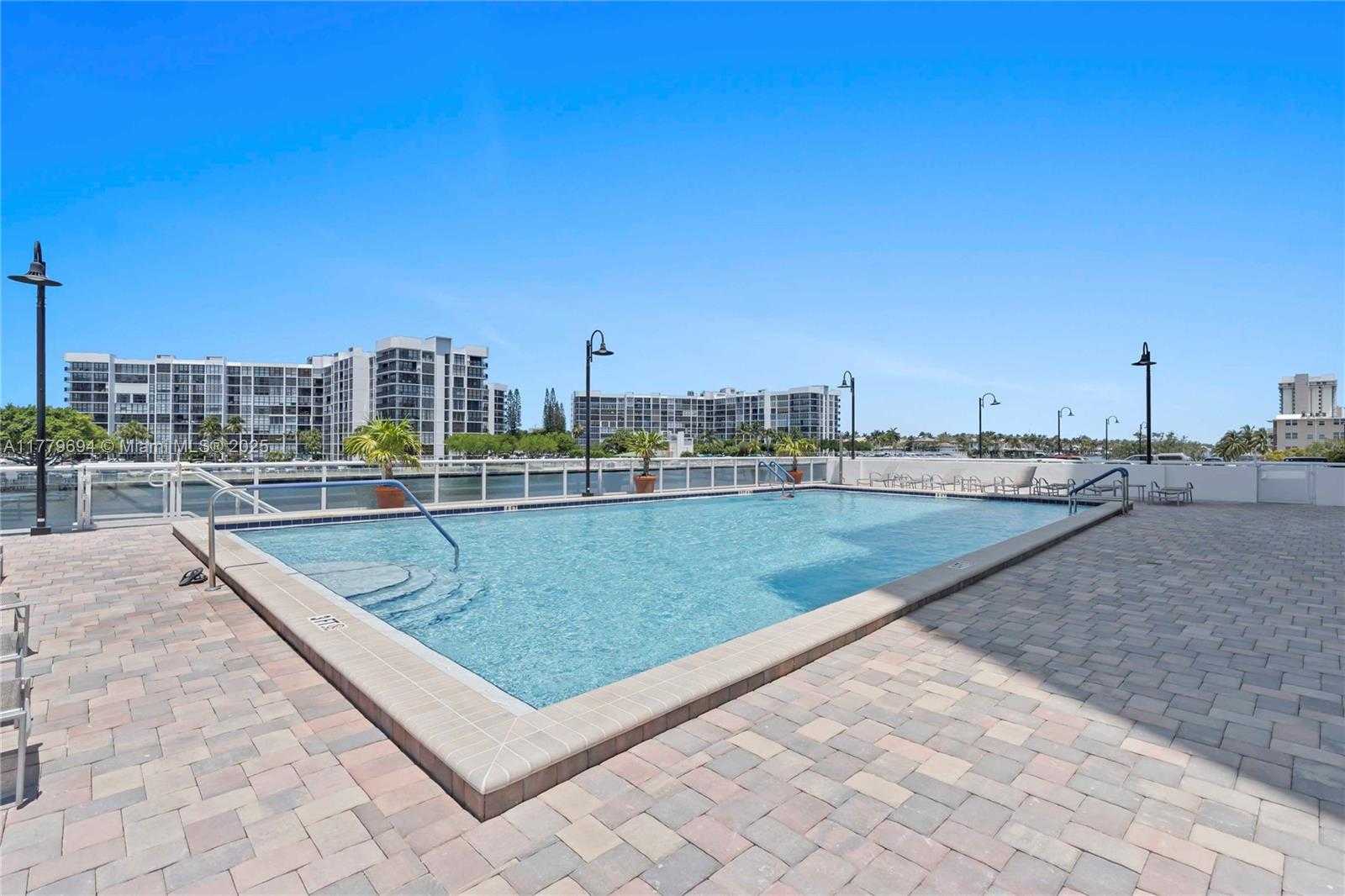 Small Image of 3000 SOUTH OCEAN DR #1422, Hollywood Number 38
