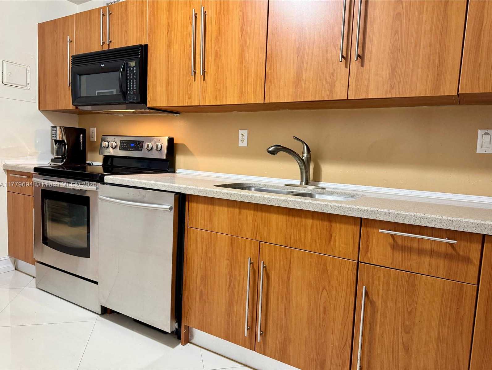 Small Image of 3000 SOUTH OCEAN DR #1422, Hollywood Number 7