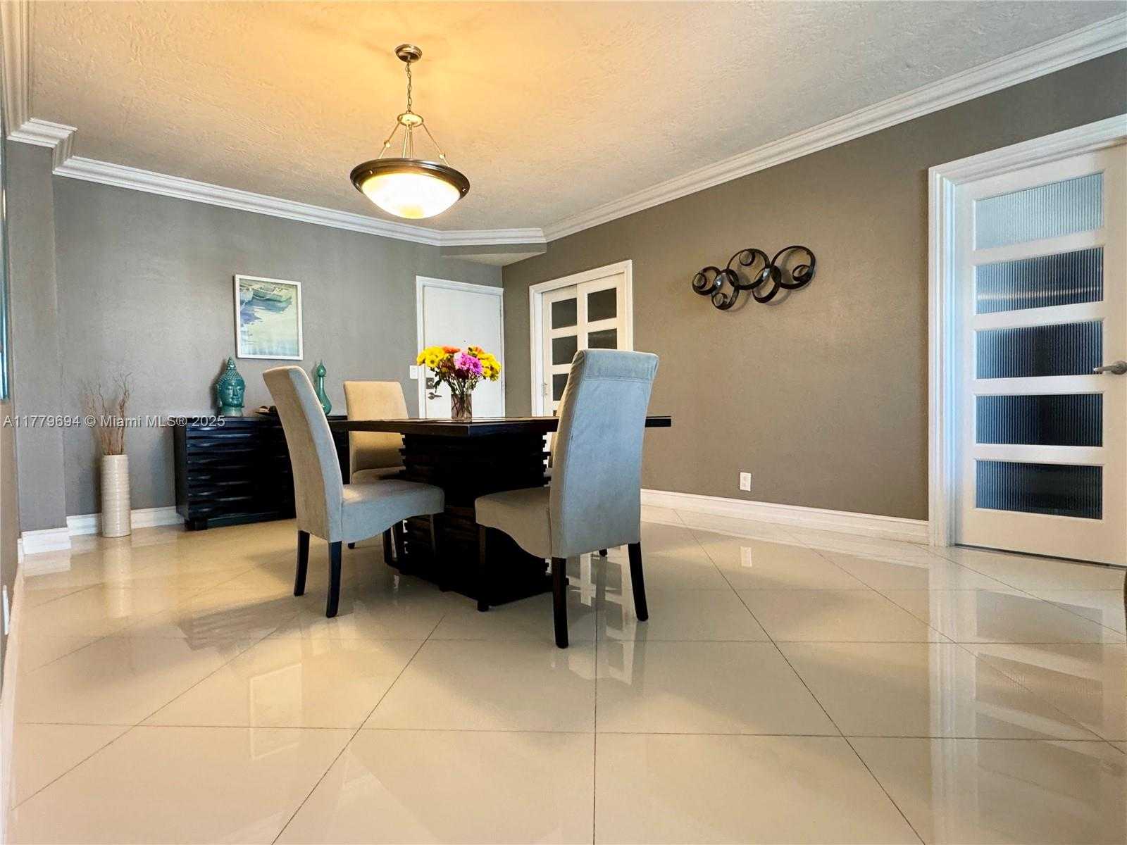 Small Image of 3000 SOUTH OCEAN DR #1422, Hollywood Number 9
