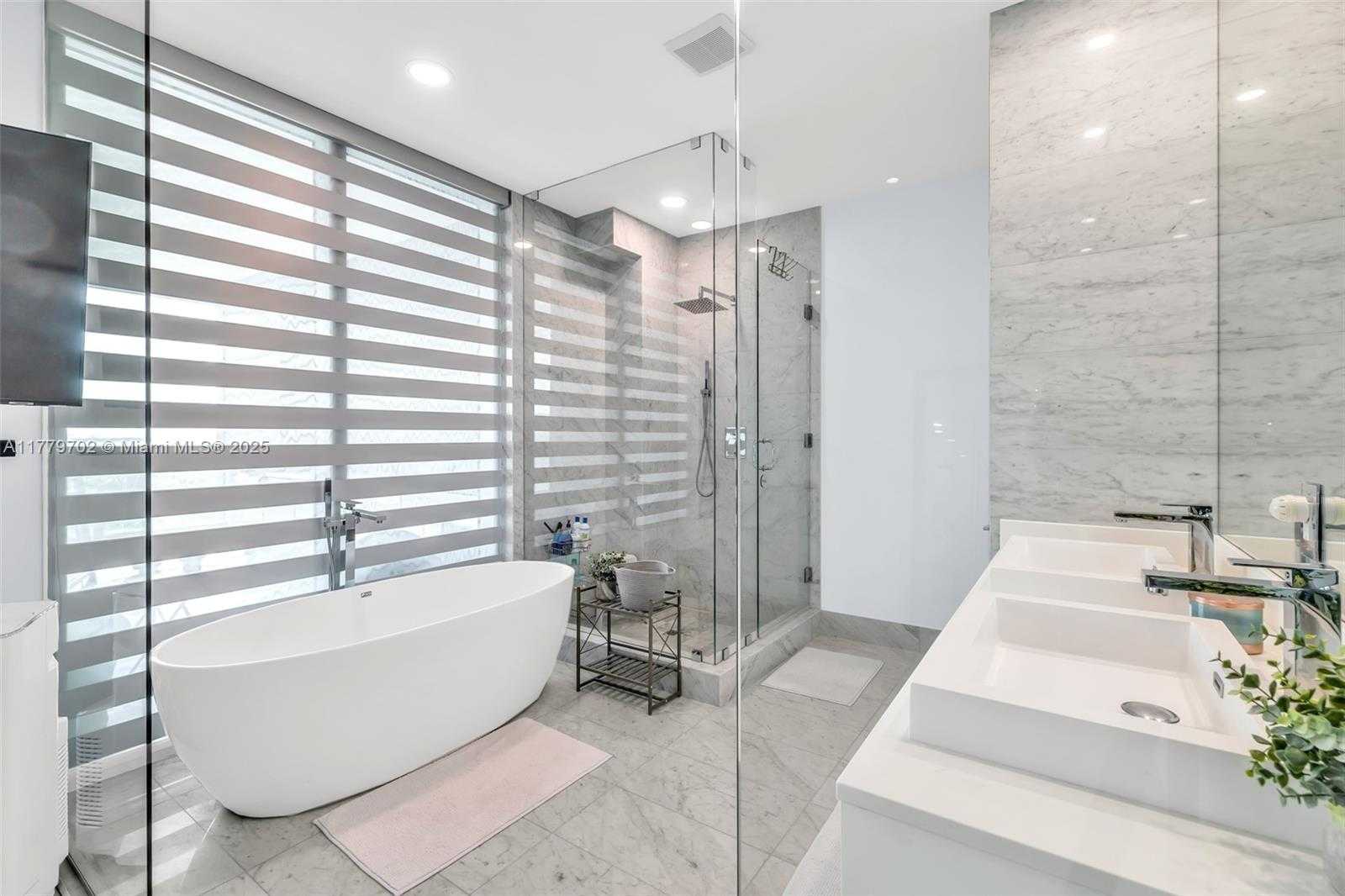 Small Image of 650 NORTH EAST 32ND ST #BH4, Miami Number 17