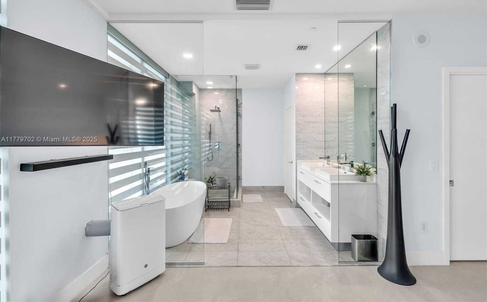 Small Image of 650 NORTH EAST 32ND ST #BH4, Miami Number 18