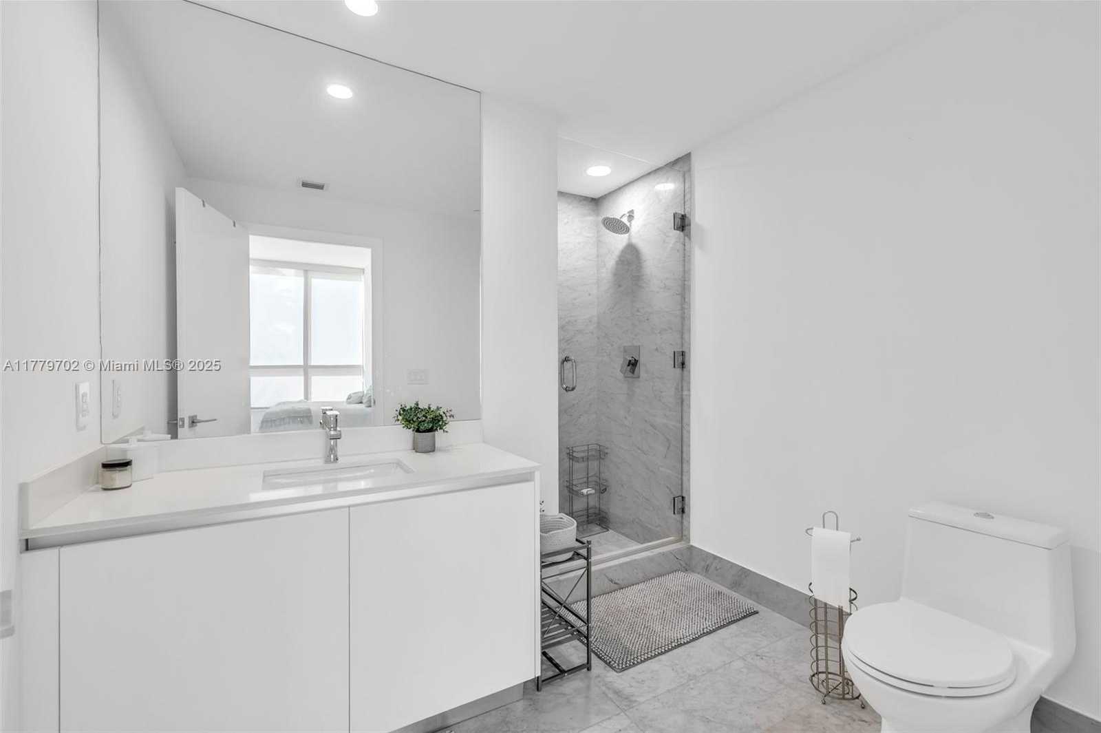 Small Image of 650 NORTH EAST 32ND ST #BH4, Miami Number 5