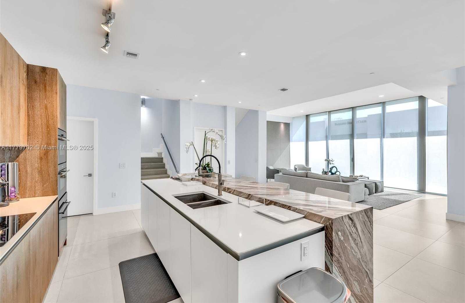 Small Image of 650 NORTH EAST 32ND ST #BH4, Miami Number 7
