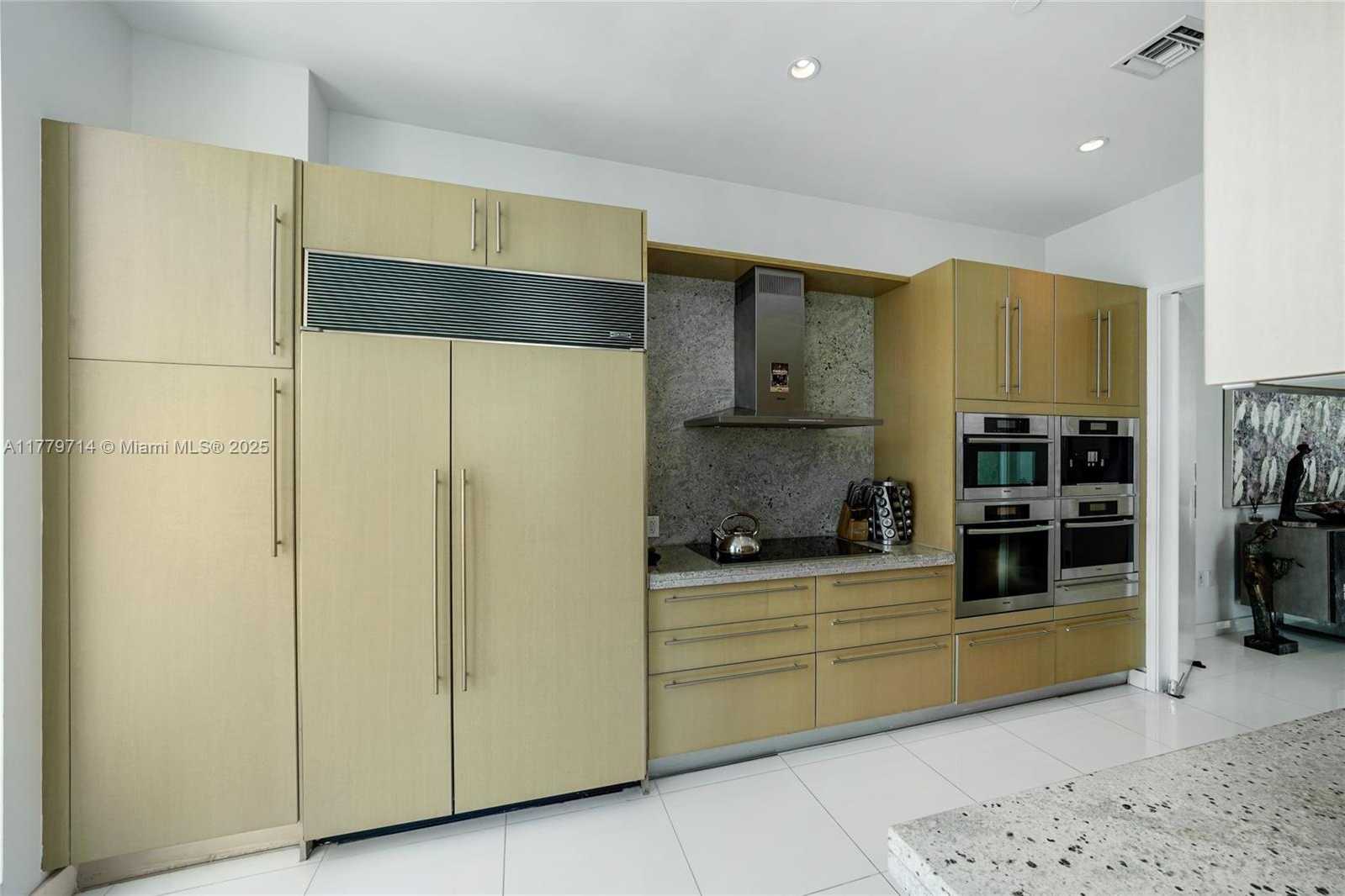 Small Image of 900 BRICKELL KEY BLVD #2304, Miami Number 18