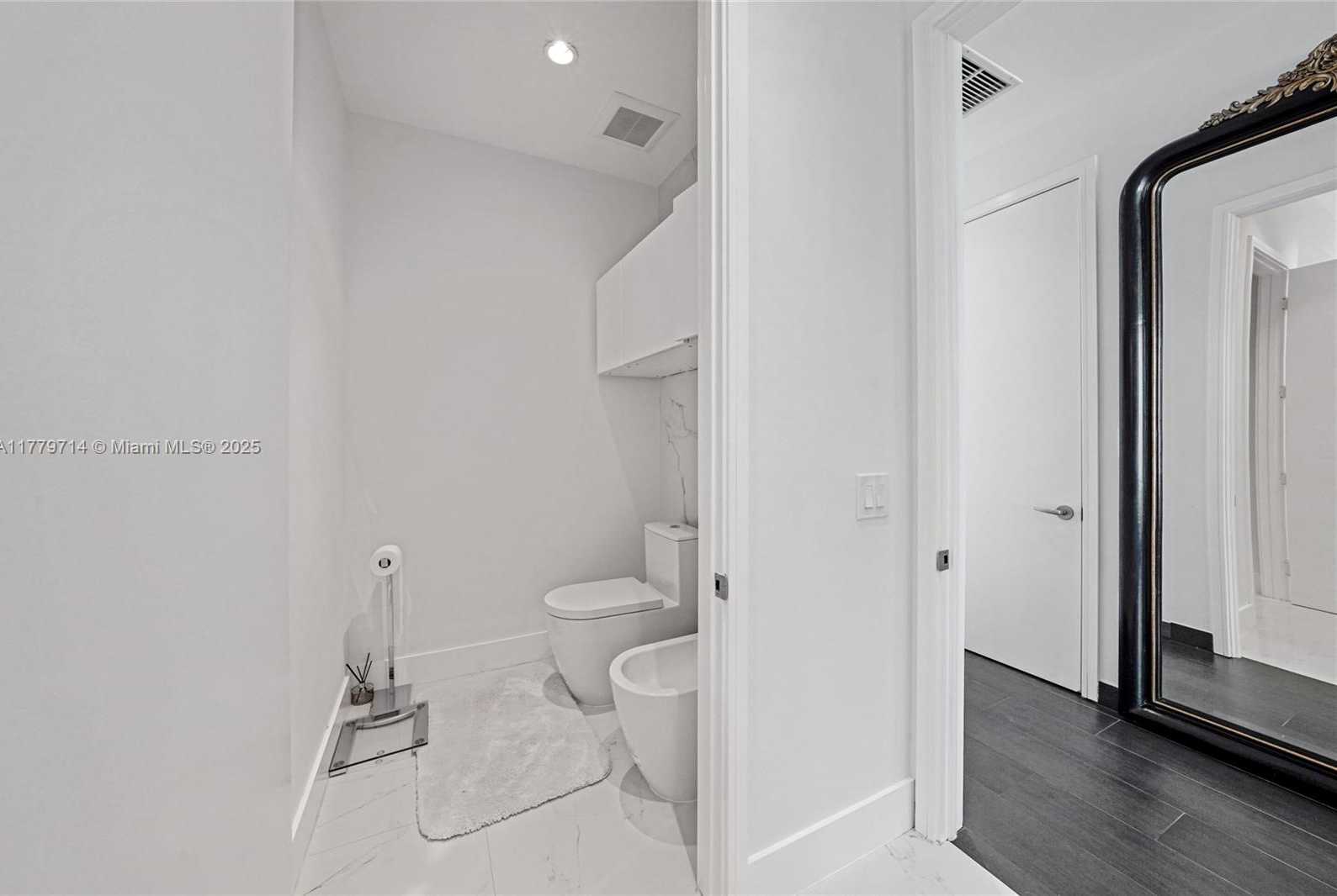 Small Image of 900 BRICKELL KEY BLVD #2304, Miami Number 37