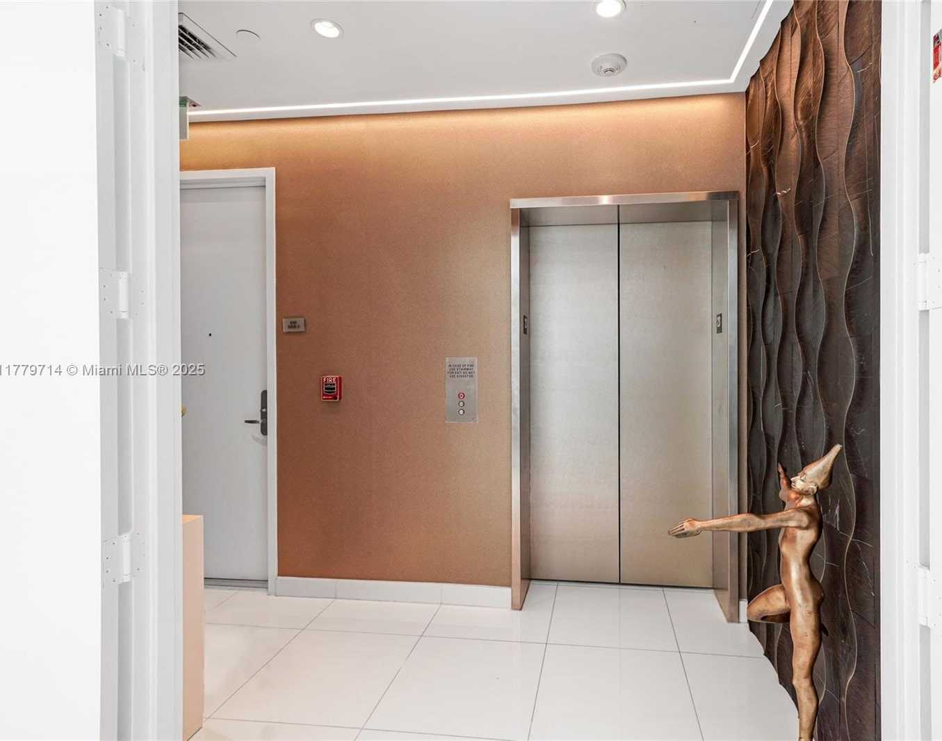 Small Image of 900 BRICKELL KEY BLVD #2304, Miami Number 4