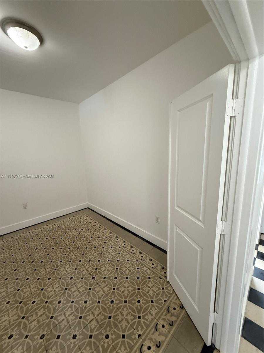 Small Image of 405 SOUTH WEST 29TH CT #6B, Miami Number 10